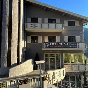 Vezza Alpine & Hotel Vezza dʼOglio